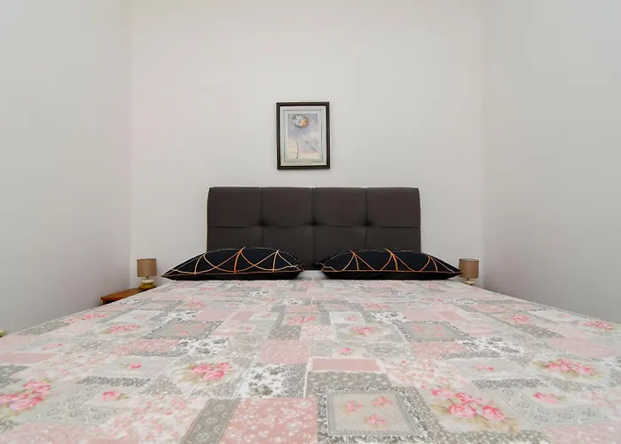 Apartments Biserka - 50 M From Beach