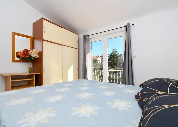 Apartments Biserka - 50 M From Beach