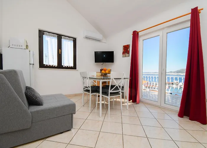 Apartments Biserka - 50 M From Beach