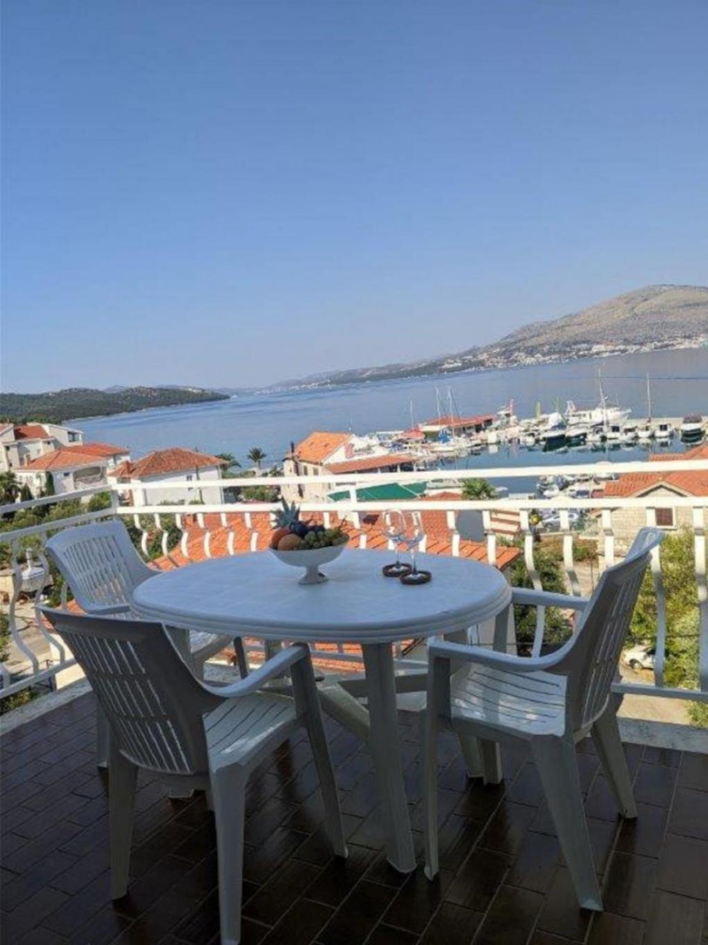 Biserka - 50 M From Apartment *