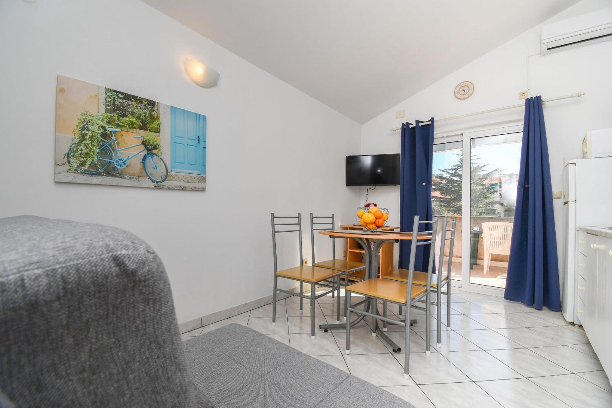 Apartment Biserka - 50 M From Trogir