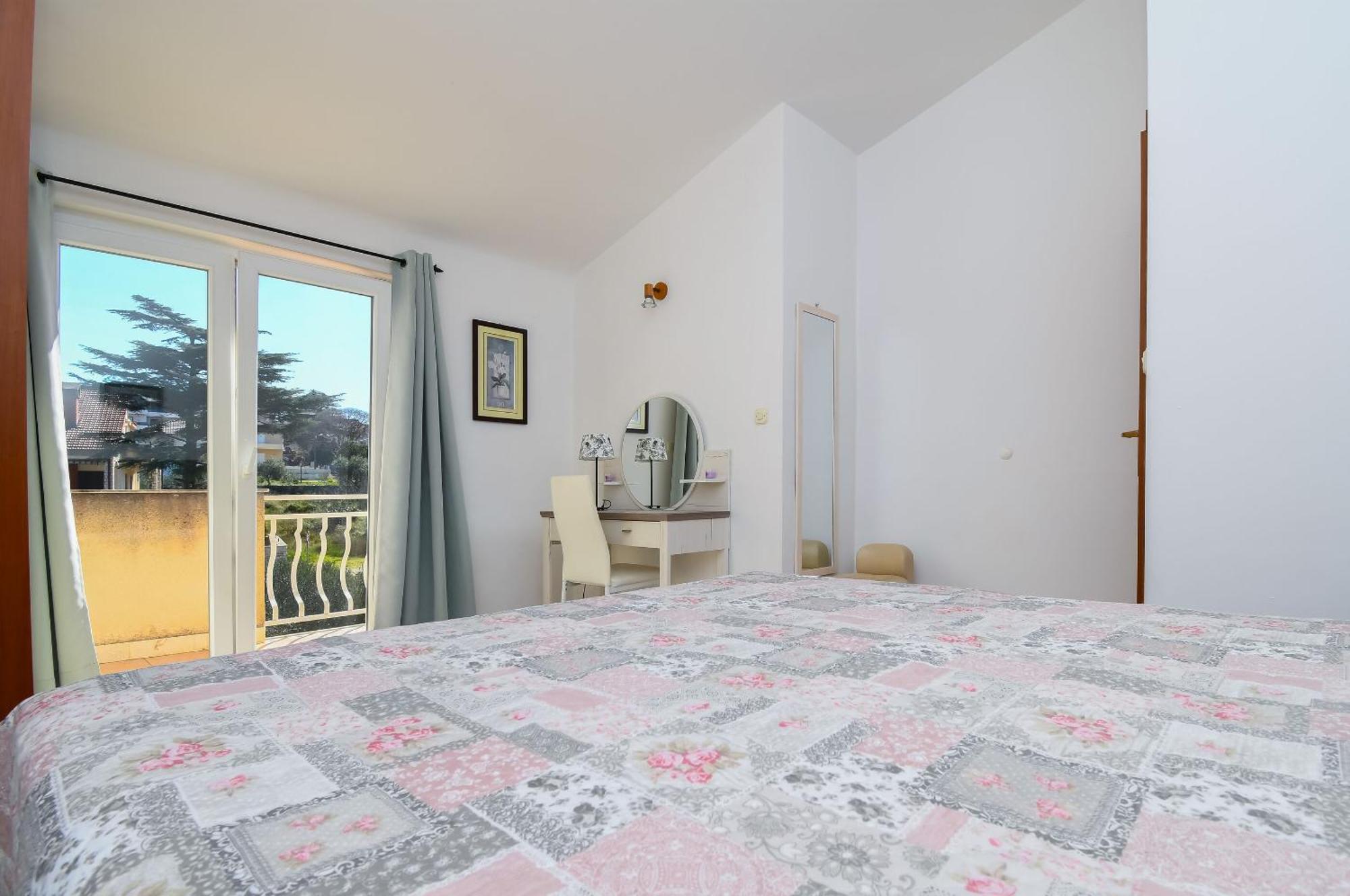 Biserka - 50 M From Apartment