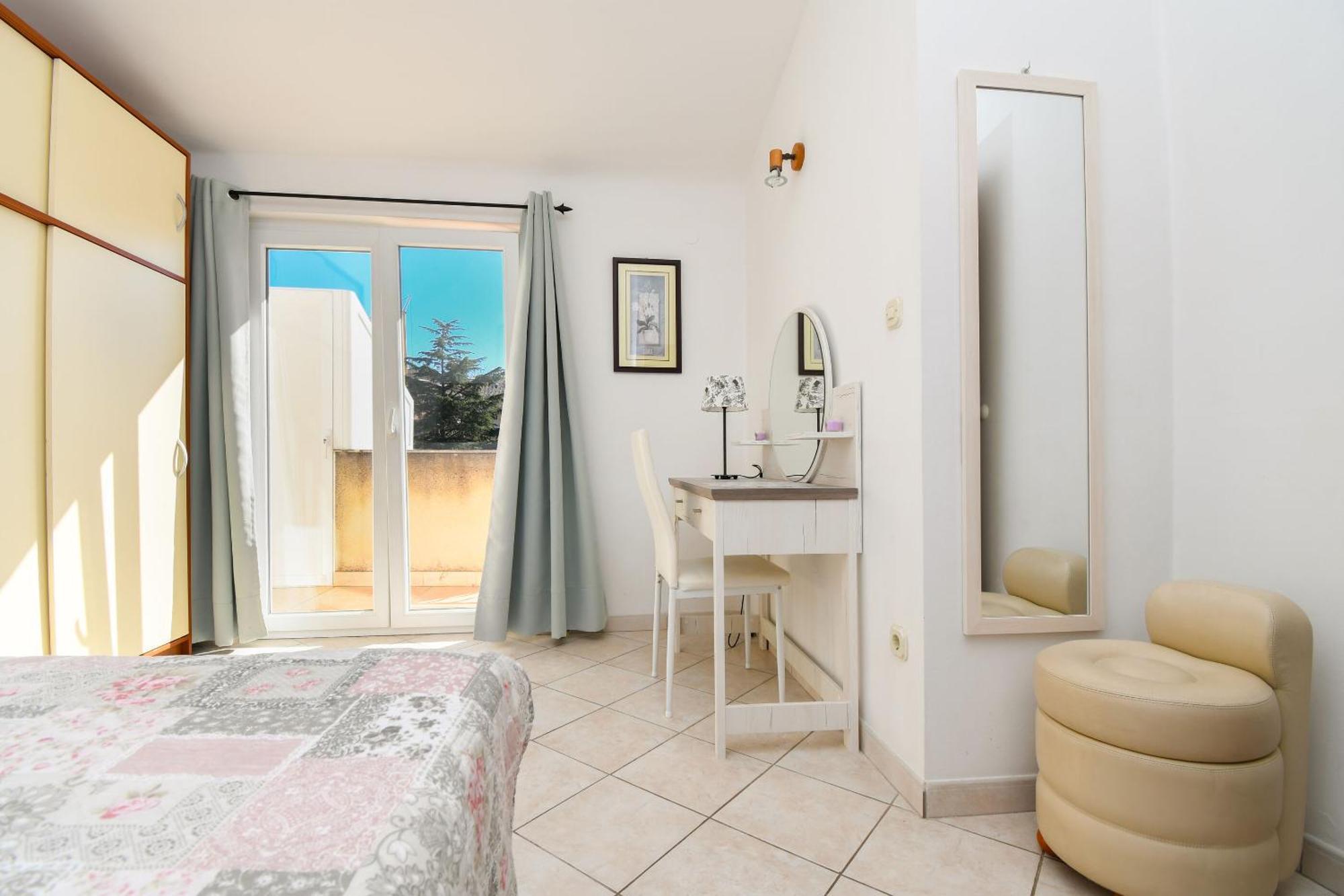 Biserka - 50 M From Apartment