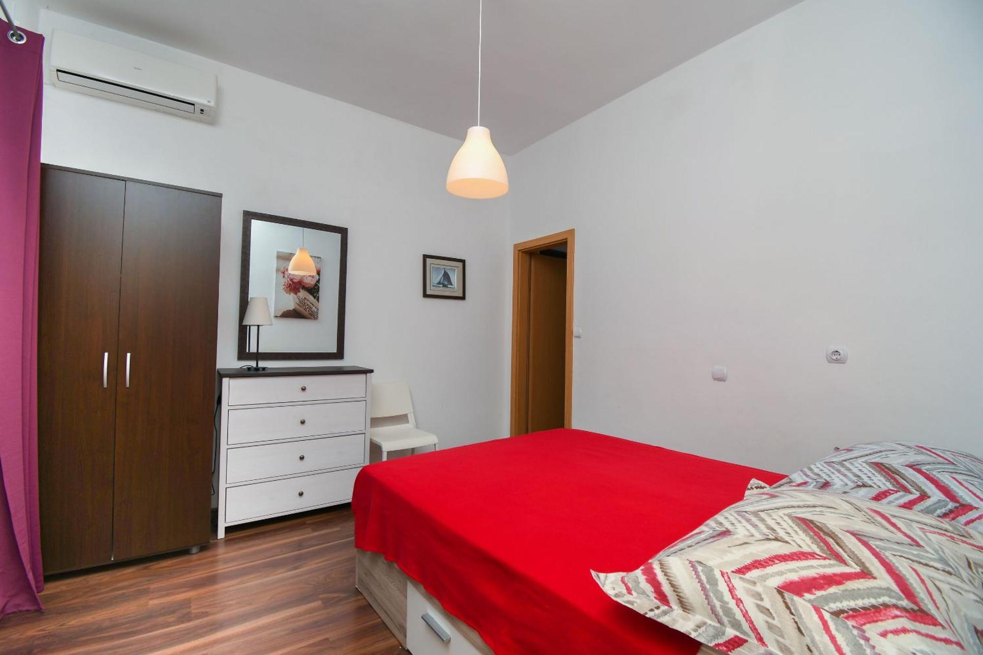 Biserka - 50 M From Apartment