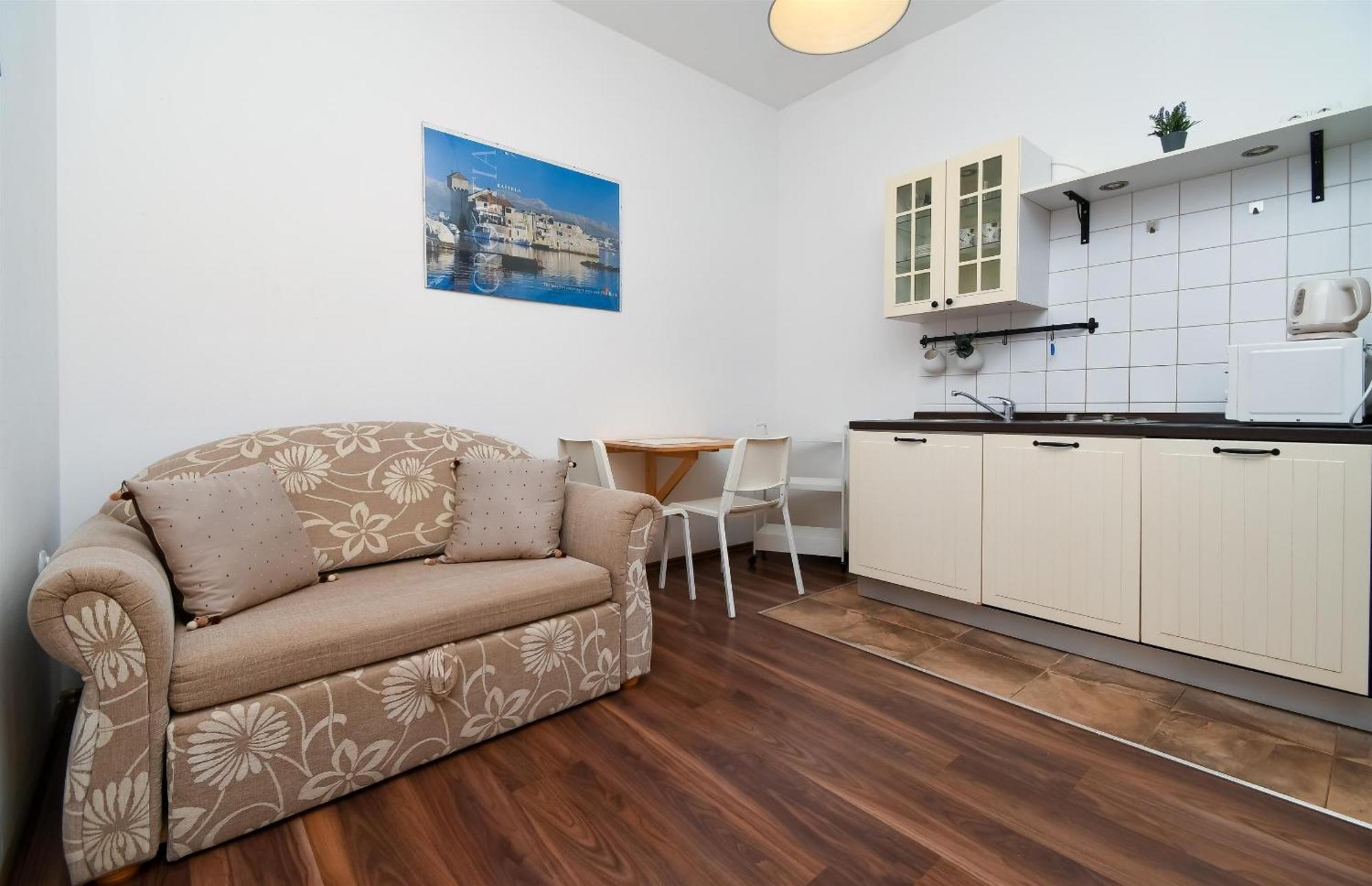 Biserka - 50 M From Apartment