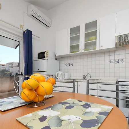 Apartments Biserka - 50 M From Beach Trogir Exterior photo
